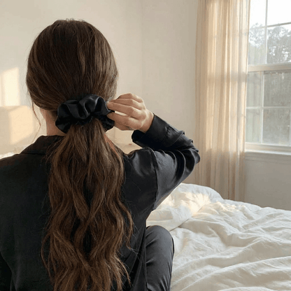 sleek™ scrunchie